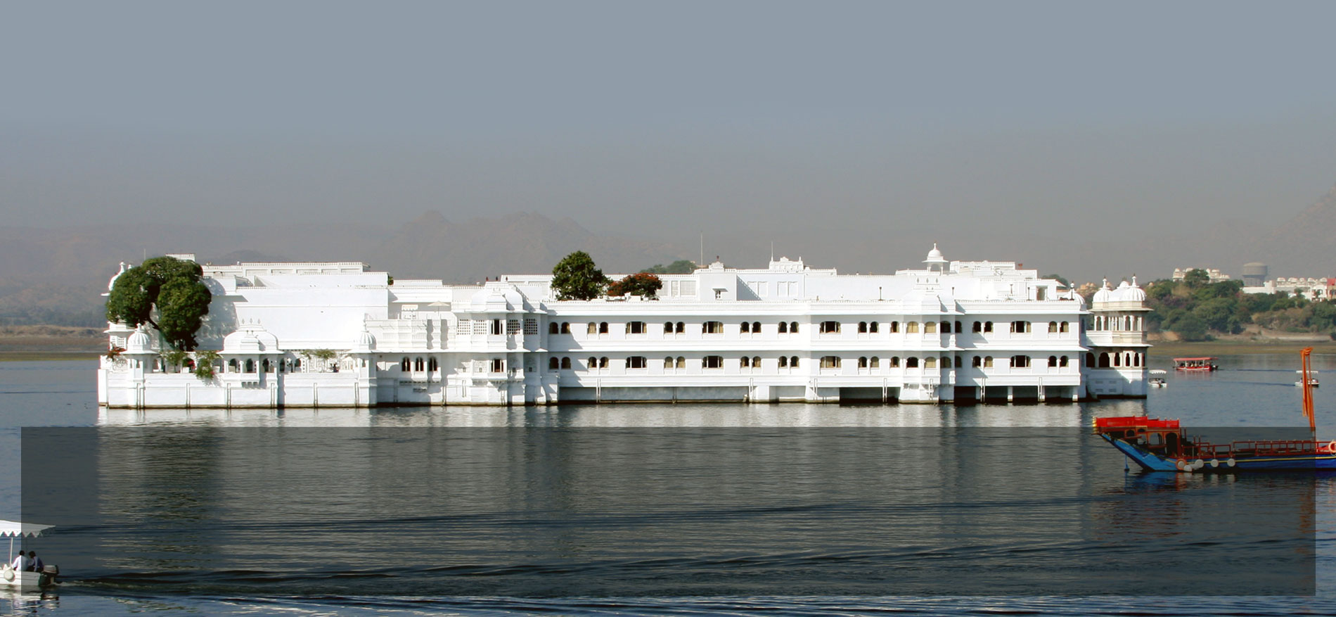 hotel taj lake palace, udaipur